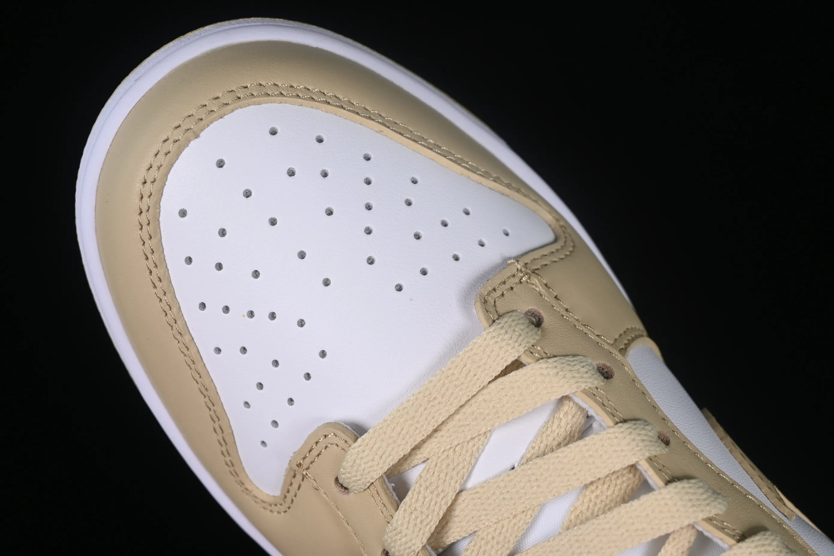 All categories Nk SB Dunk series Nk SB Dunk Low low-top sneakers Z version Nk Dunk Low "Team Gold" golden wheat color SB low-top sports and leisure sneakers DV0833-100